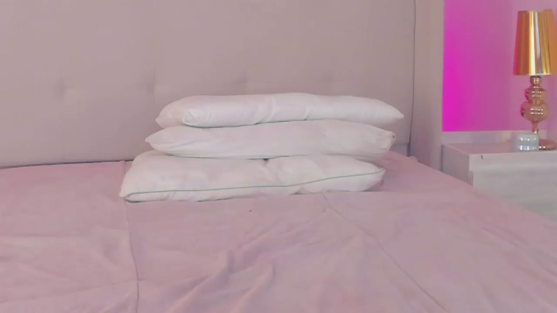 Gallery image thumbnail from valeriah_'s myfreecams stream on, 05/25/2026, 17:58 image 11 of 20