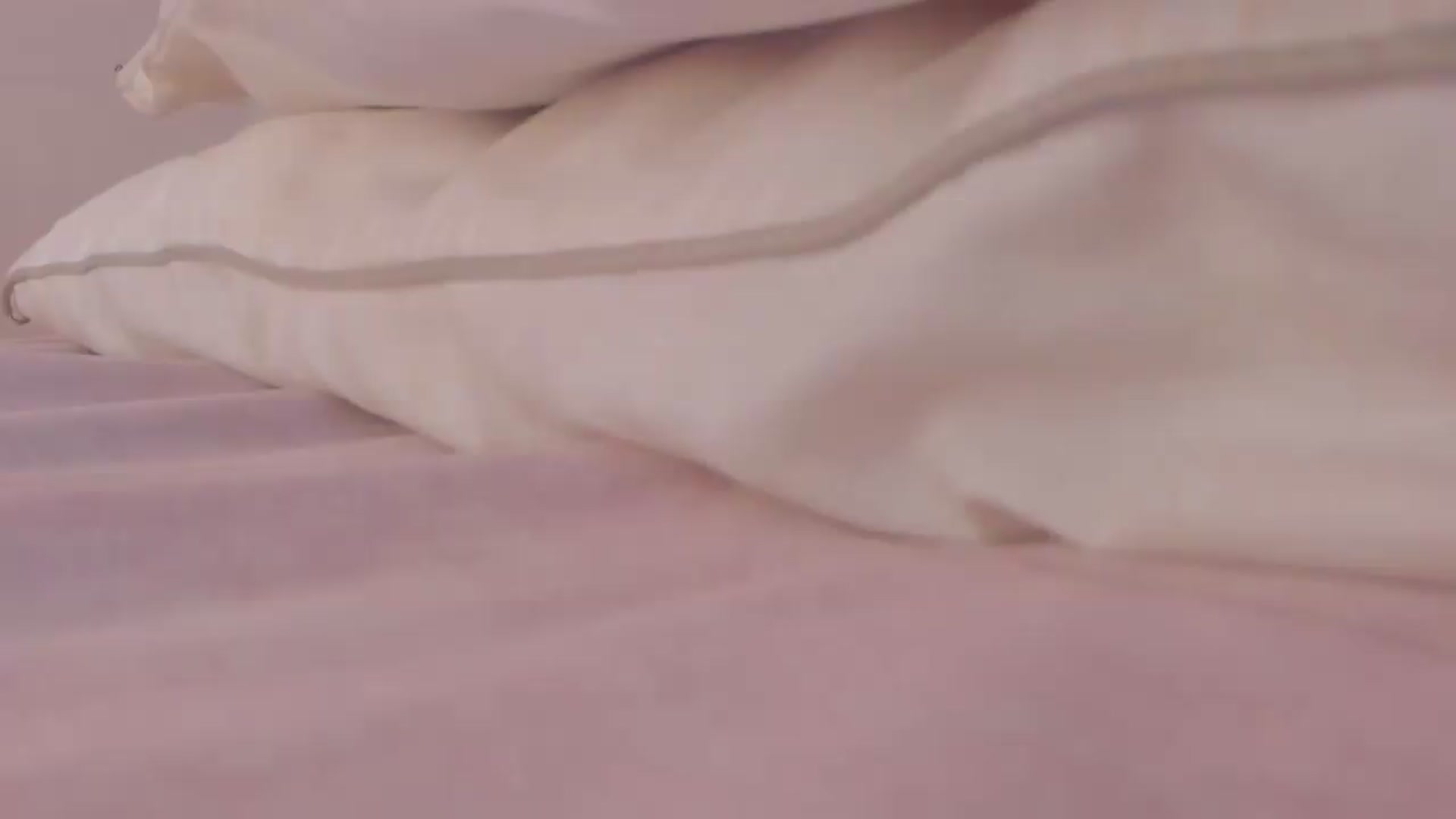 Gallery image thumbnail from valeriah_'s myfreecams stream on, 05/27/2026, 18:50 image 8 of 20