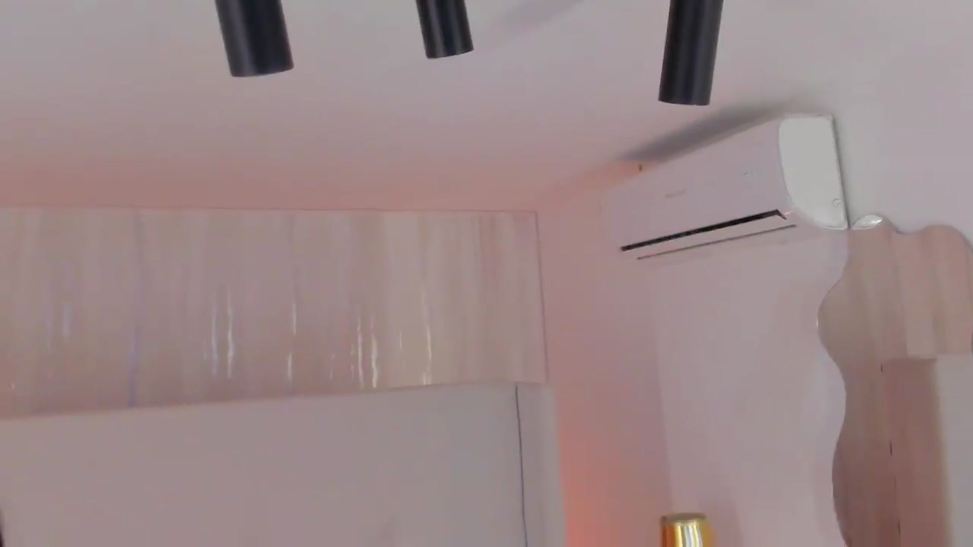 Gallery image thumbnail from valeriah_'s myfreecams stream on, 07/30/2026, 18:15 image 10 of 20