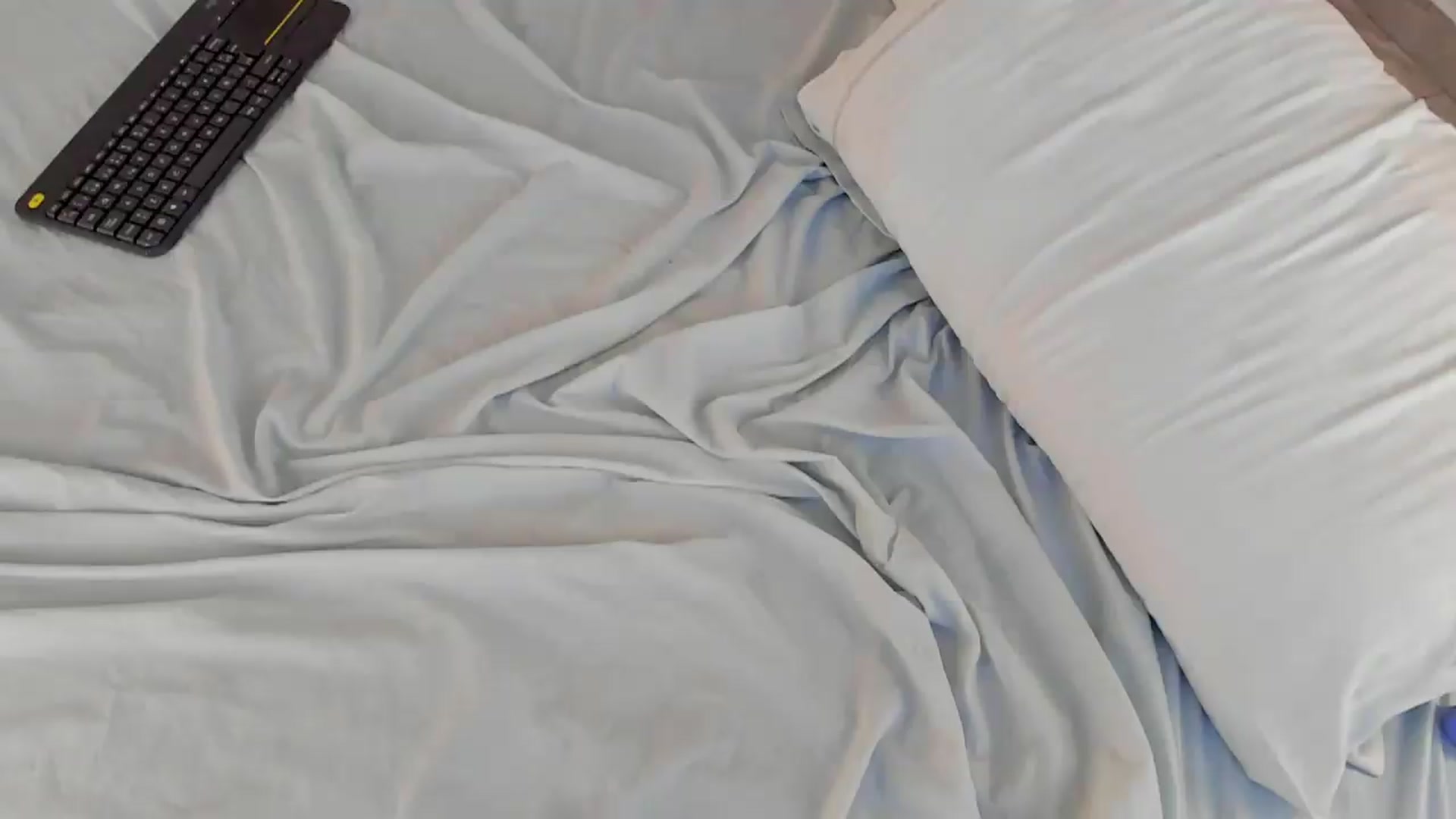 Gallery image thumbnail from valeriah_'s myfreecams stream on, 08/11/2026, 18:07 image 15 of 20