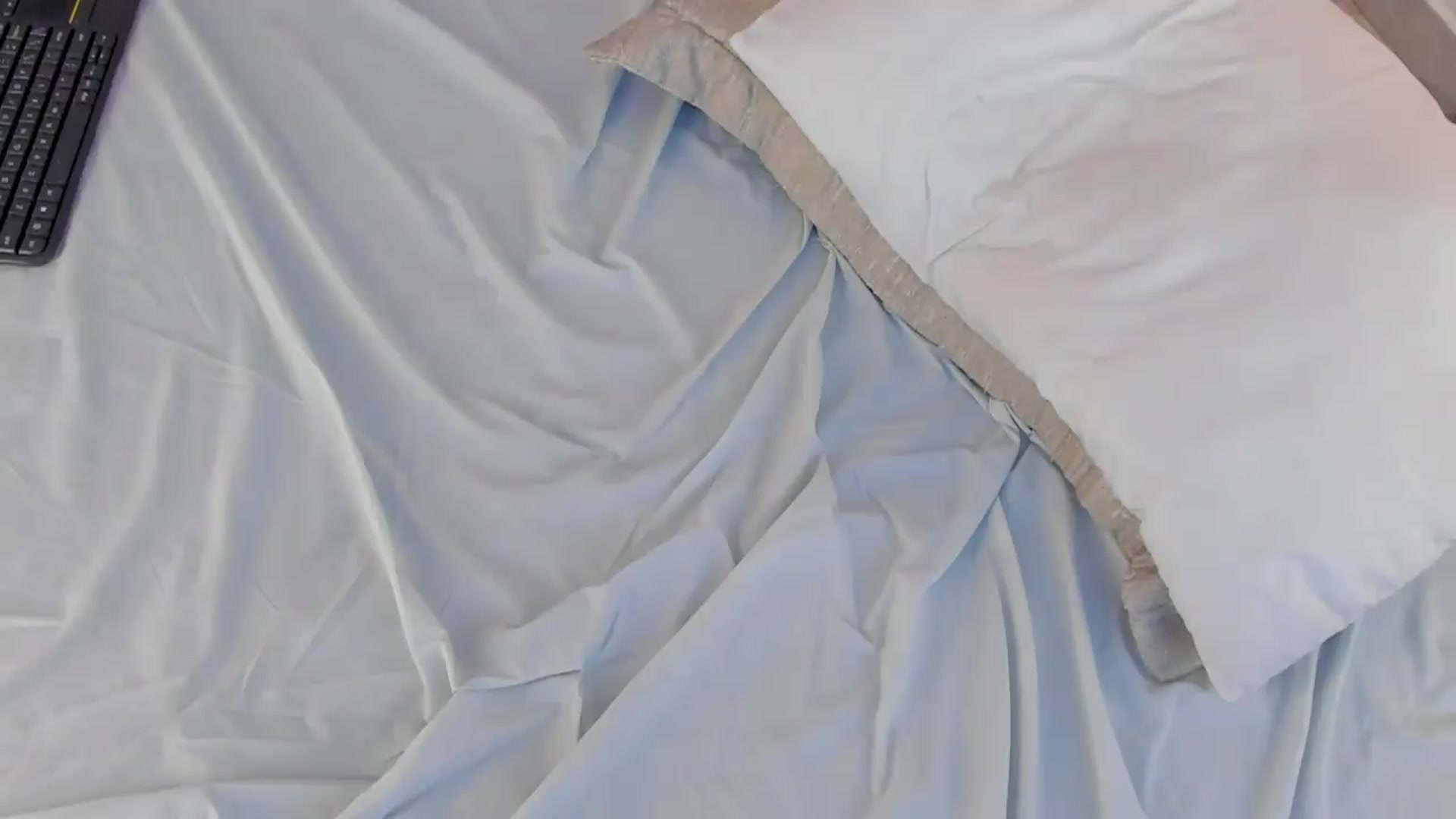 Gallery image thumbnail from valeriah_'s myfreecams stream on, 08/26/2026, 18:23 image 20 of 20