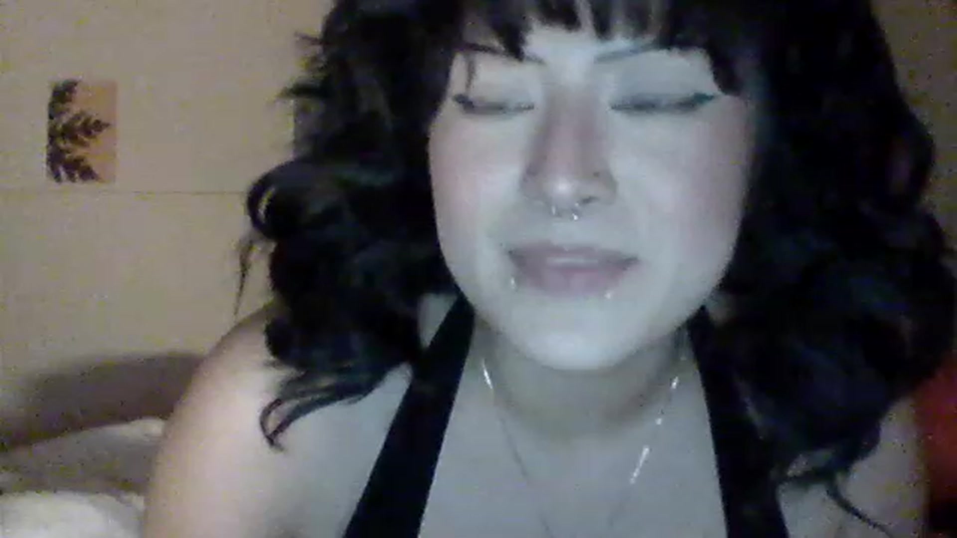 Gallery image thumbnail from valpal000's myfreecams stream on, 12/02/2022, 10:19 image 20 of 20