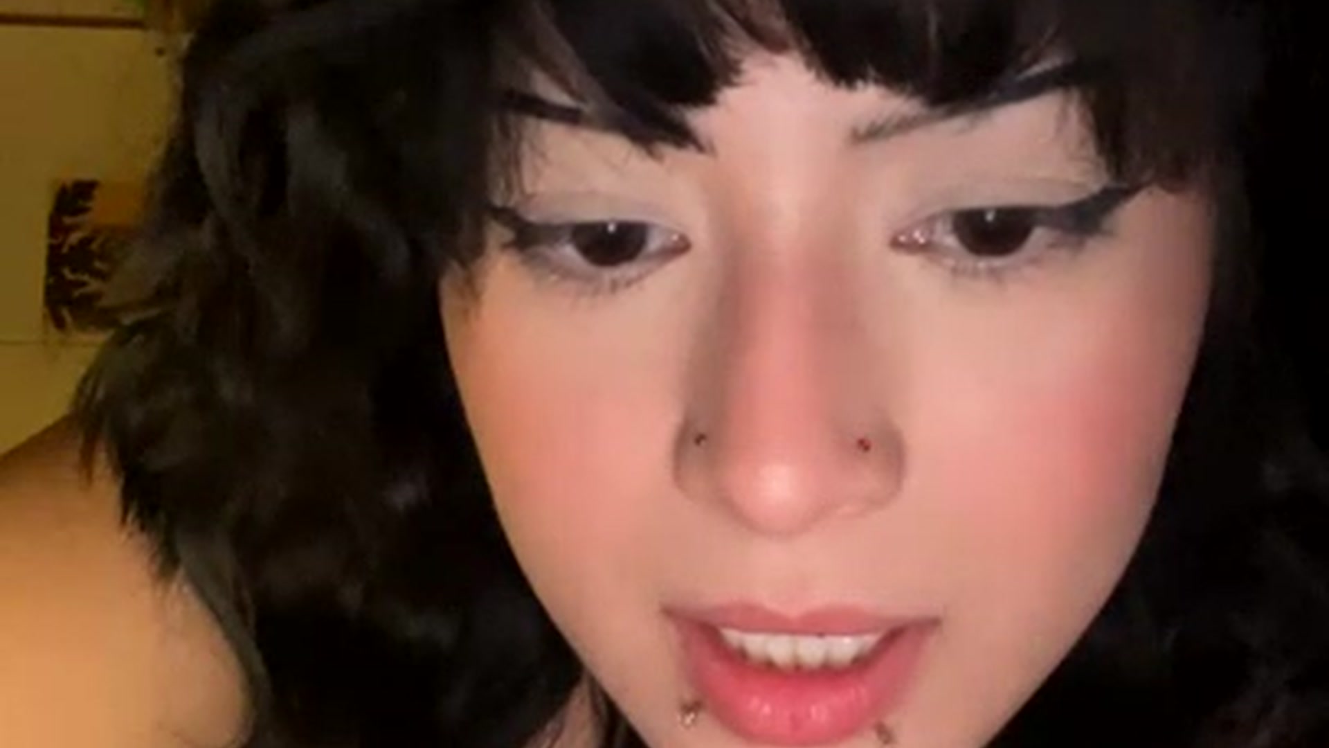 Gallery image thumbnail from valpal000's myfreecams stream on, 12/02/2022, 12:00 image 12 of 20