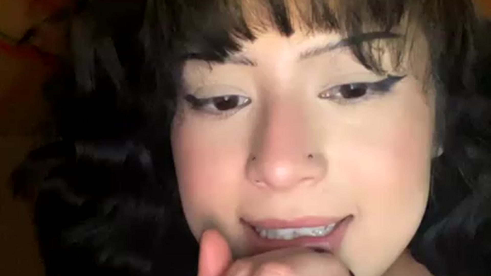 Gallery image thumbnail from valpal000's myfreecams stream on, 12/02/2022, 13:03 image 2 of 20