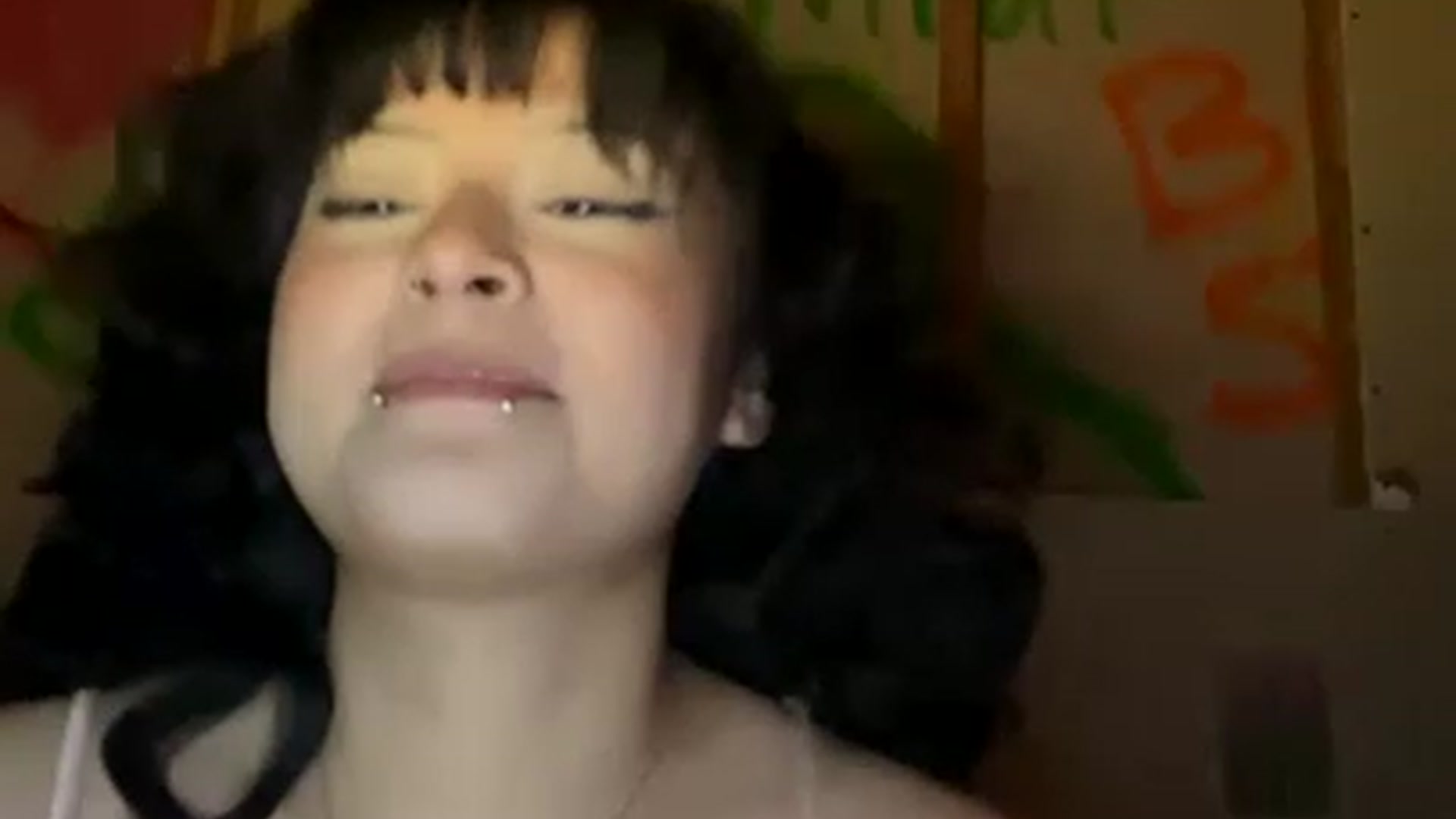 Gallery image thumbnail from valpal000's myfreecams stream on, 12/02/2022, 13:12 image 13 of 20