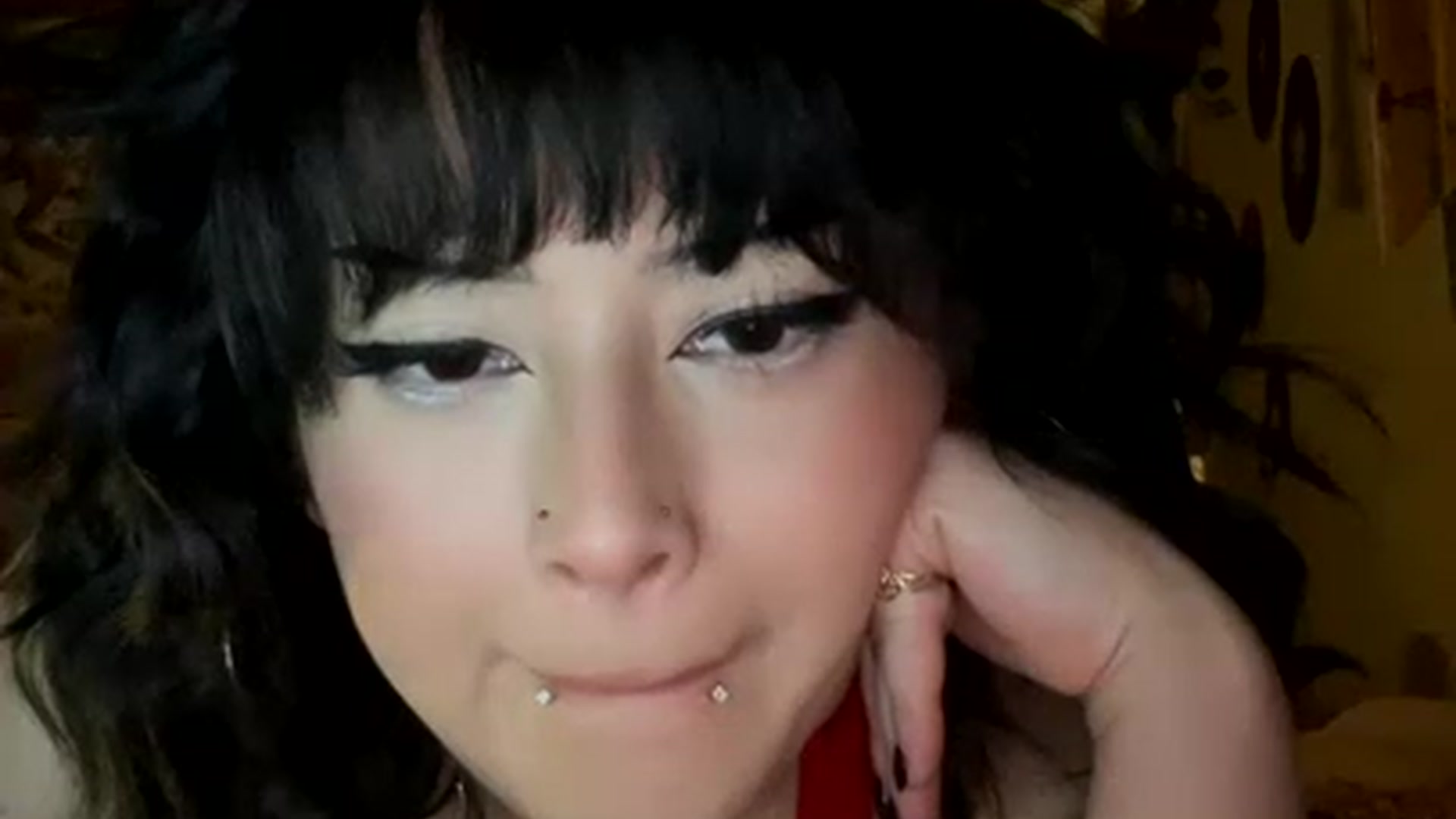 Gallery image thumbnail from valpal000's myfreecams stream on, 12/03/2022, 13:47 image 19 of 20