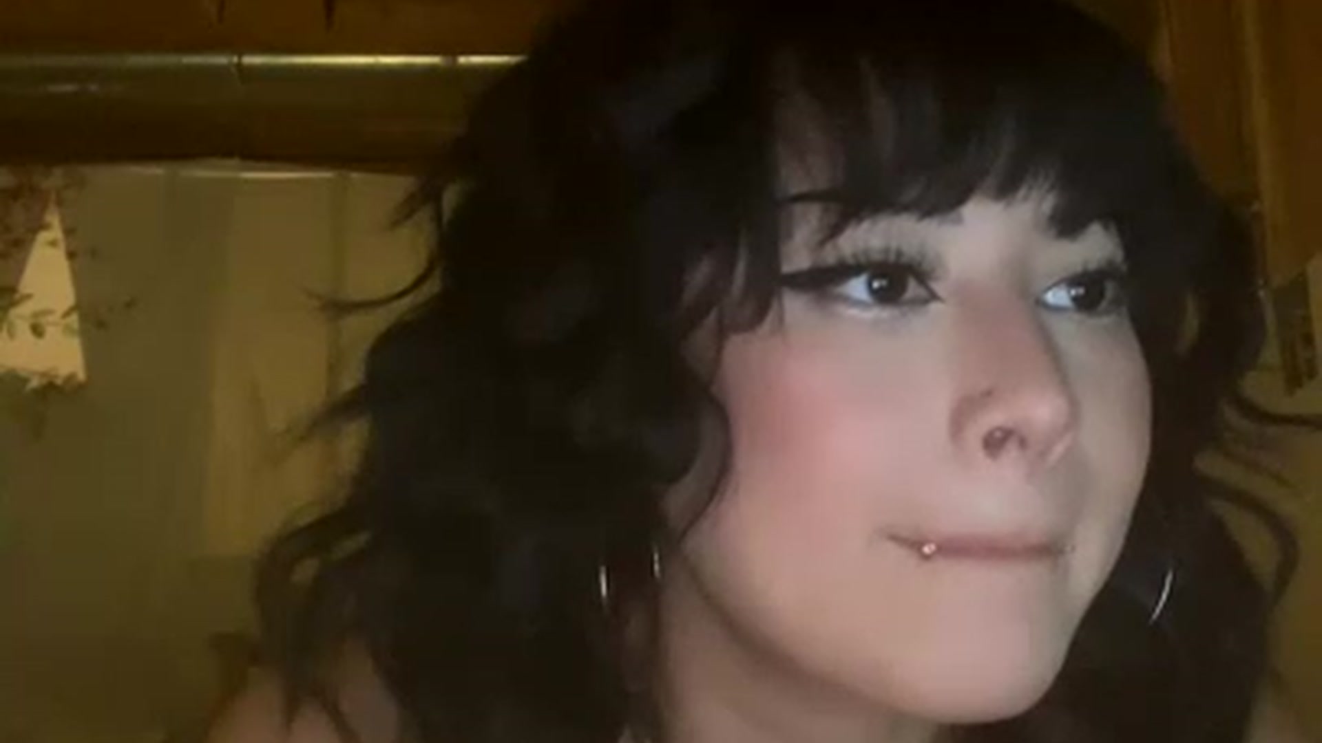 Gallery image thumbnail from valpal000's myfreecams stream on, 12/03/2022, 13:47 image 18 of 20