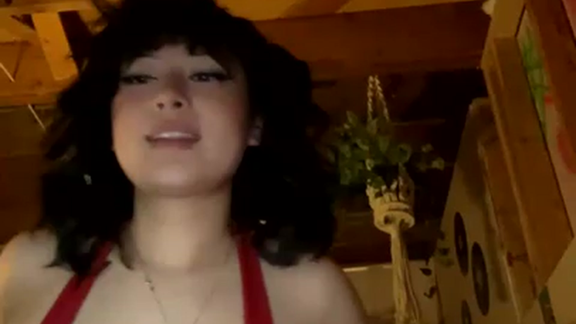 Gallery image thumbnail from valpal000's myfreecams stream on, 12/03/2022, 14:02 image 3 of 20