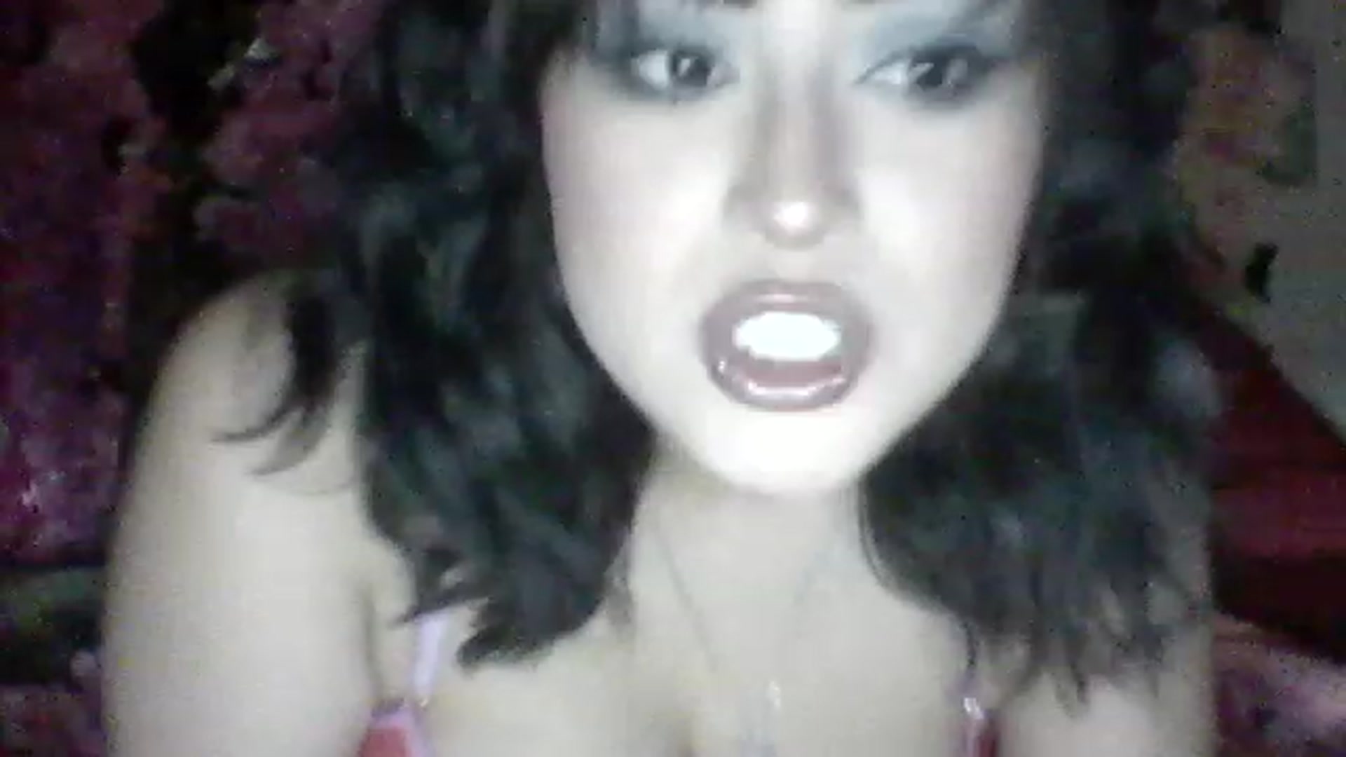 Gallery image thumbnail from valpal000's myfreecams stream on, 12/07/2022, 11:03 image 11 of 20