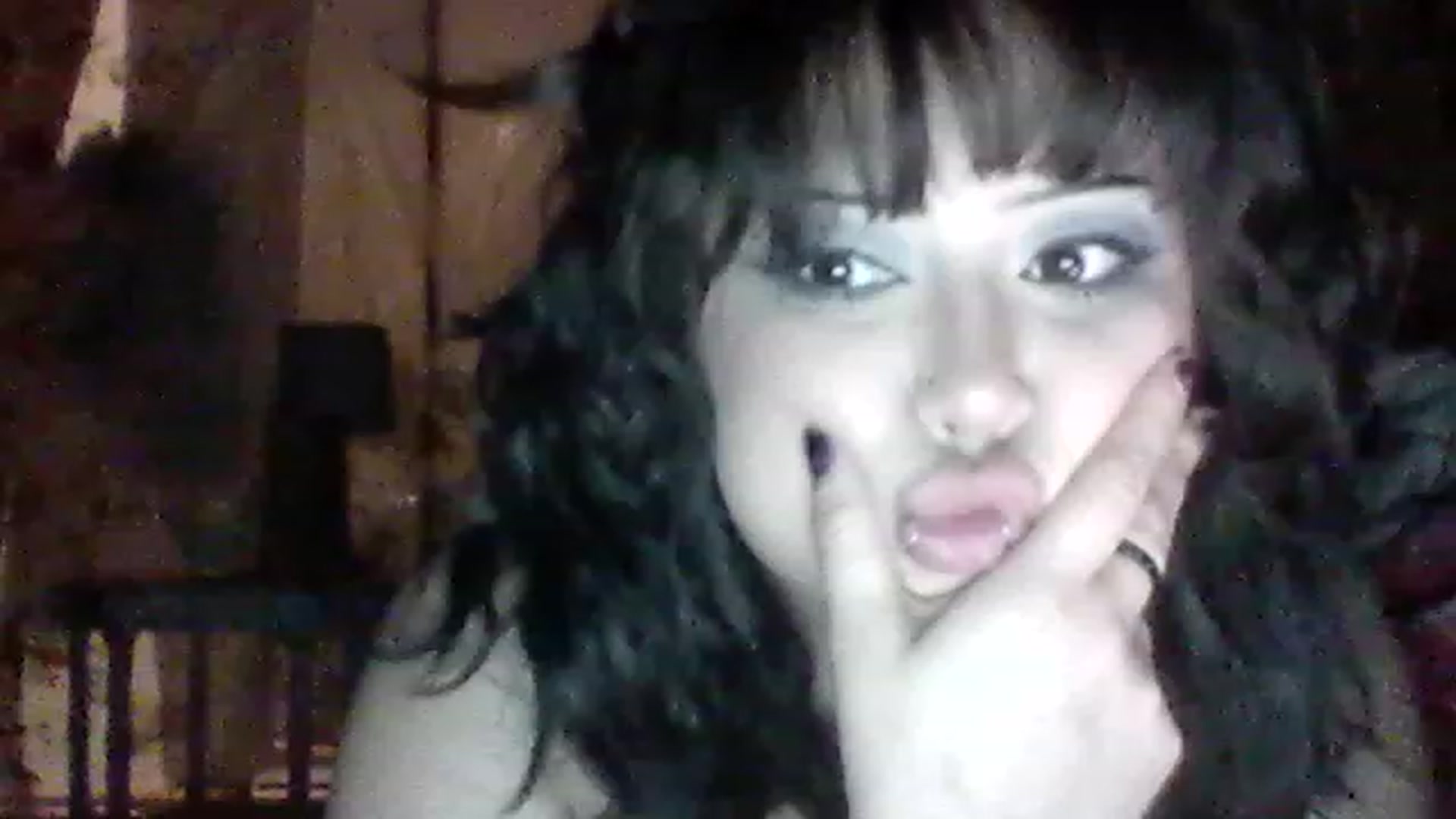Gallery image thumbnail from valpal000's myfreecams stream on, 12/07/2022, 13:39 image 17 of 20