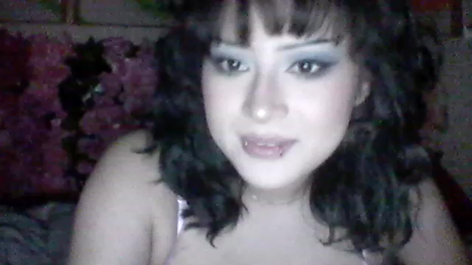 Gallery image thumbnail from valpal000's myfreecams stream on, 12/07/2022, 13:39 image 3 of 20