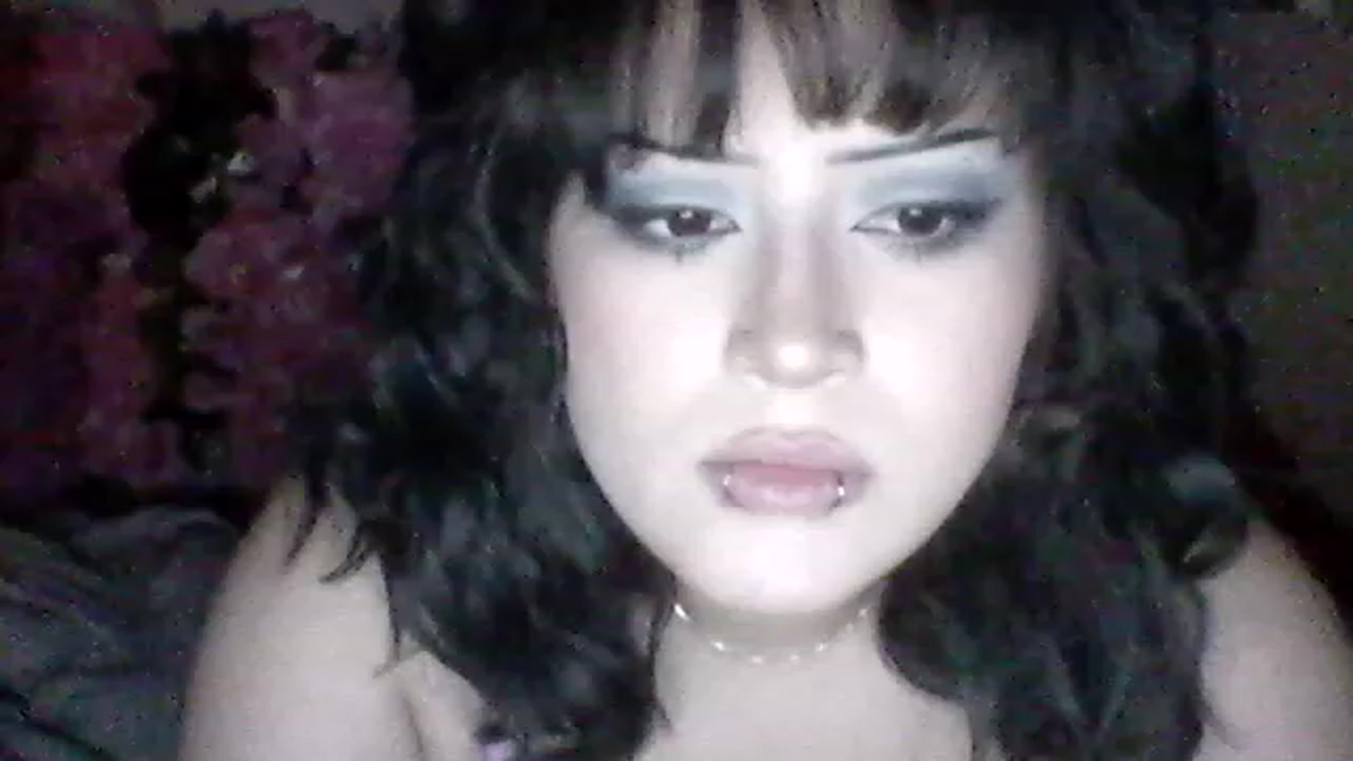 Gallery image thumbnail from valpal000's myfreecams stream on, 12/07/2022, 13:39 image 5 of 20