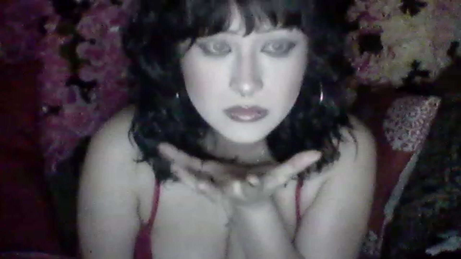 Gallery image thumbnail from valpal000's myfreecams stream on, 12/08/2022, 10:11 image 7 of 20