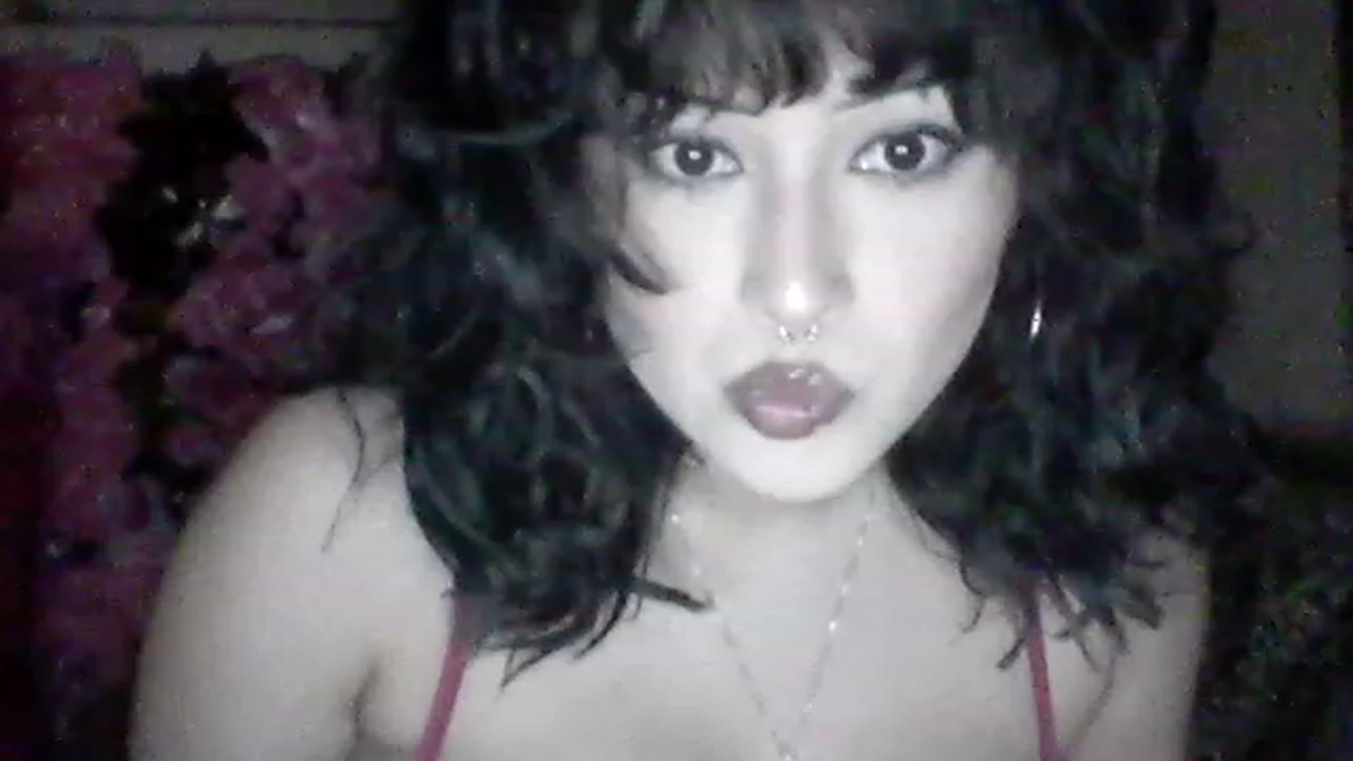 Gallery image thumbnail from valpal000's myfreecams stream on, 12/08/2022, 10:11 image 2 of 20
