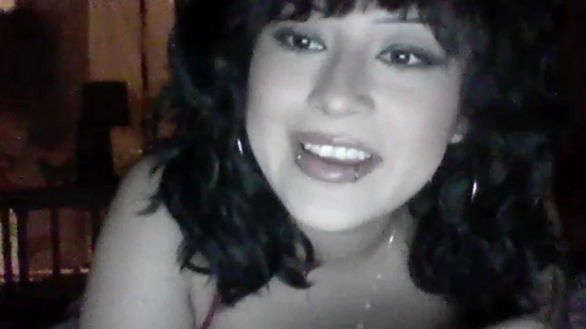 Gallery image thumbnail from valpal000's myfreecams stream on, 12/08/2022, 10:11 image 18 of 20