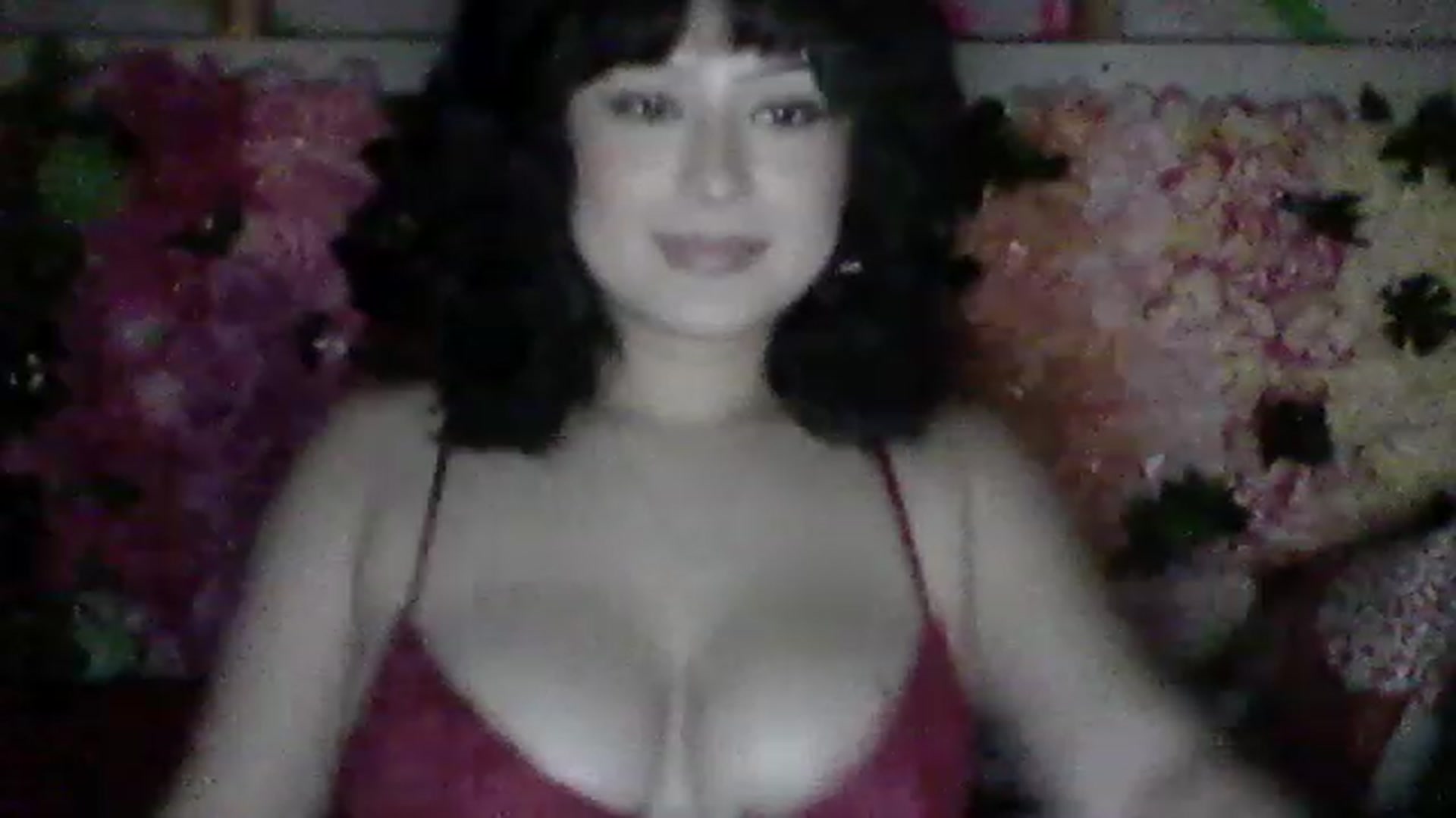 Gallery image thumbnail from valpal000's myfreecams stream on, 12/08/2022, 10:53 image 12 of 20