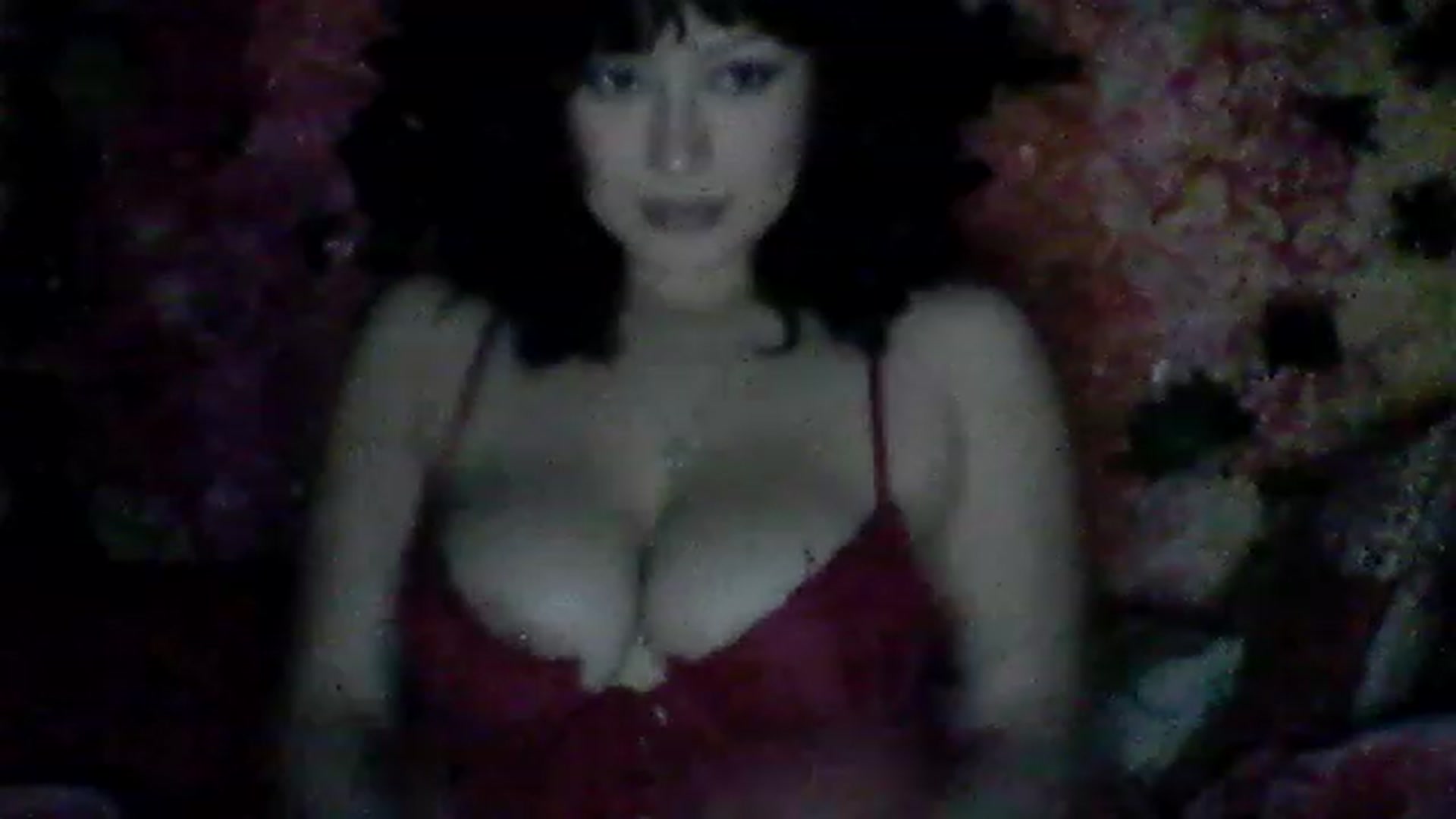 Gallery image thumbnail from valpal000's myfreecams stream on, 12/08/2022, 11:34 image 8 of 20