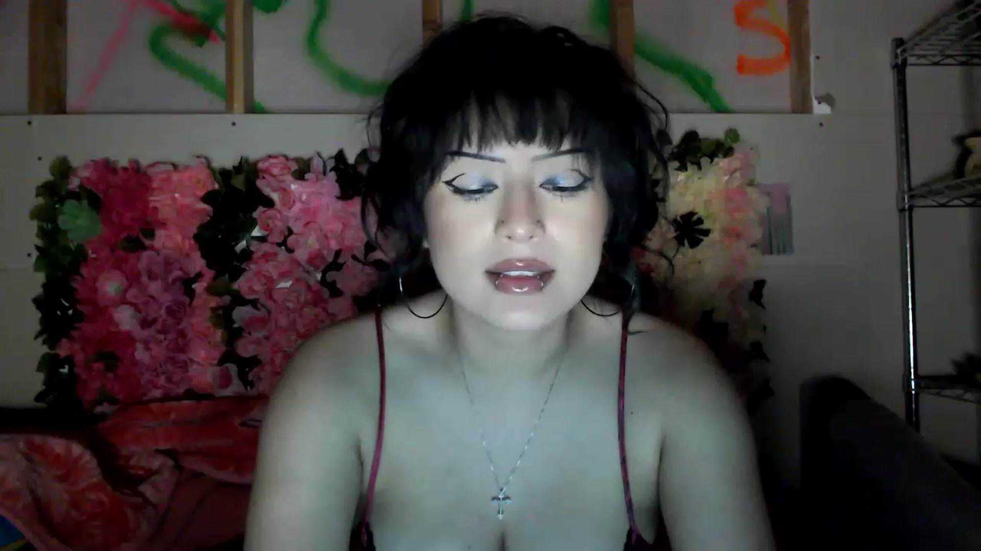 Gallery image thumbnail from valpal000's myfreecams stream on, 12/11/2022, 15:39 image 7 of 20