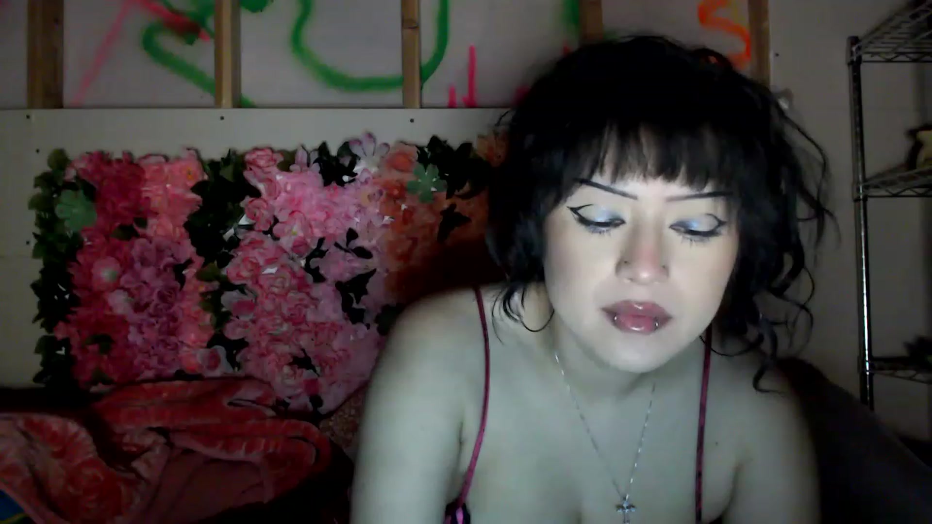 Gallery image thumbnail from valpal000's myfreecams stream on, 12/11/2022, 15:39 image 5 of 20