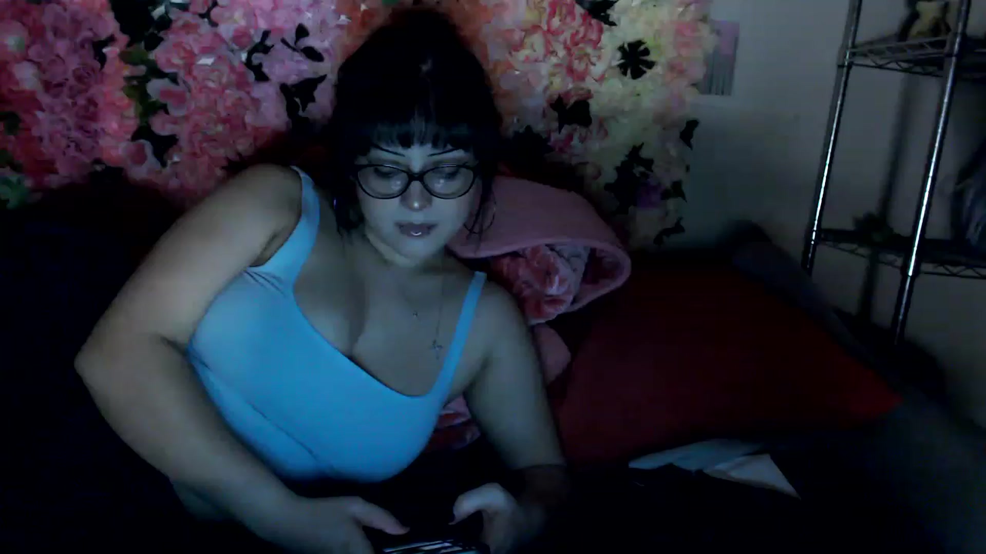 Gallery image thumbnail from valpal000's myfreecams stream on, 12/12/2022, 09:29 image 12 of 20