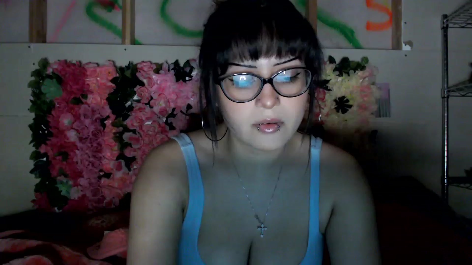 Gallery image thumbnail from valpal000's myfreecams stream on, 12/12/2022, 09:29 image 2 of 20