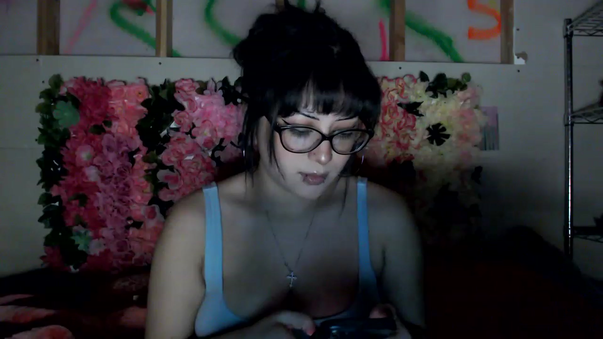 Gallery image thumbnail from valpal000's myfreecams stream on, 12/12/2022, 09:29 image 10 of 20