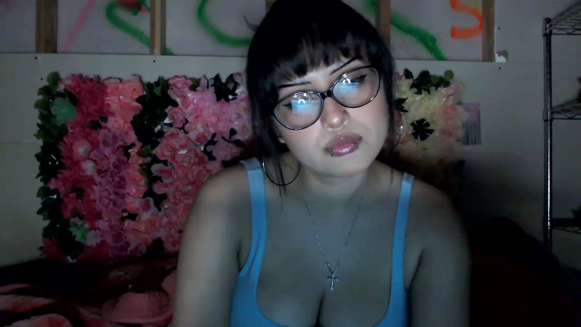 Gallery image thumbnail from valpal000's myfreecams stream on, 12/12/2022, 09:29 image 5 of 20