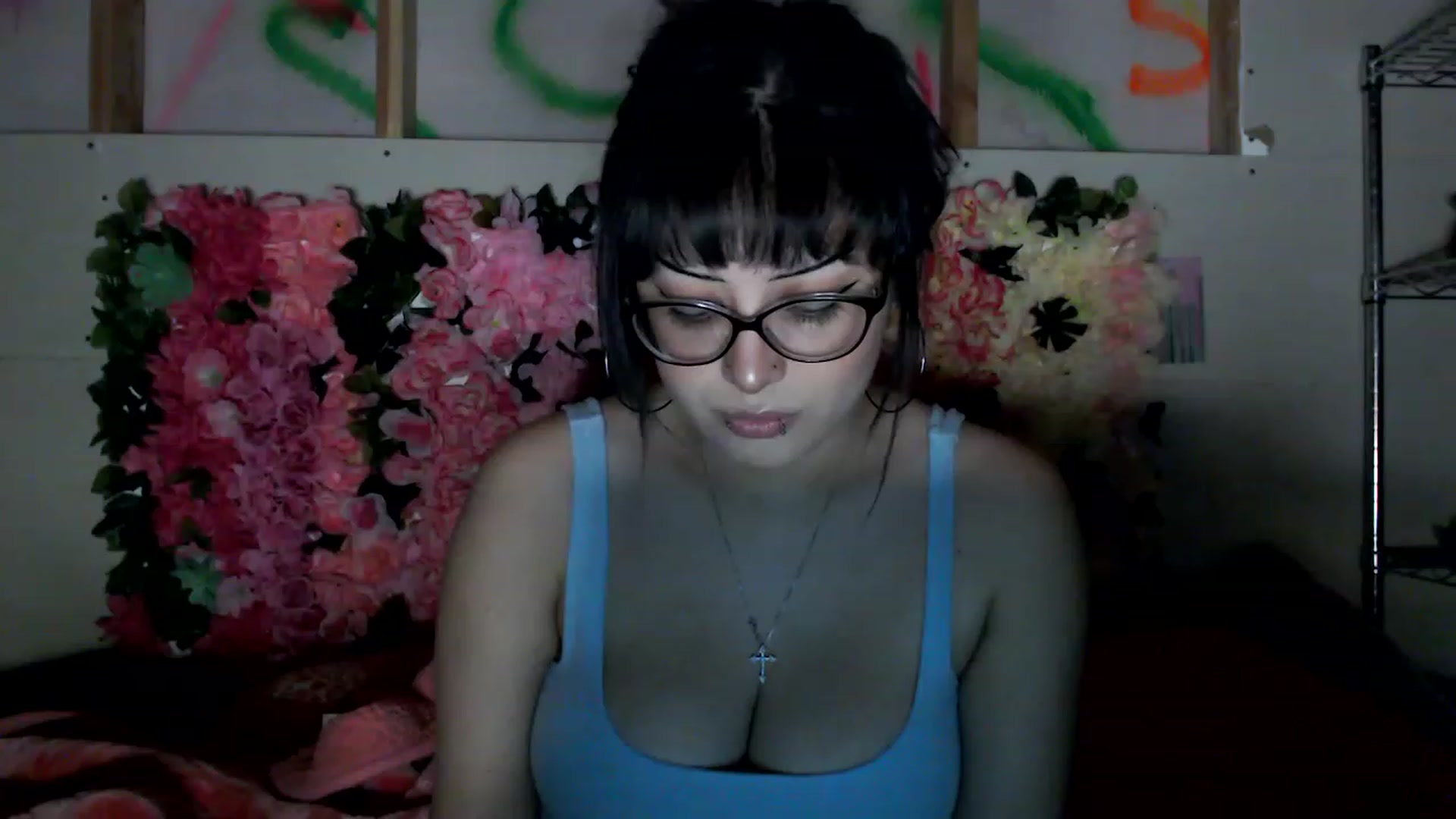 Gallery image thumbnail from valpal000's myfreecams stream on, 12/12/2022, 09:29 image 1 of 20