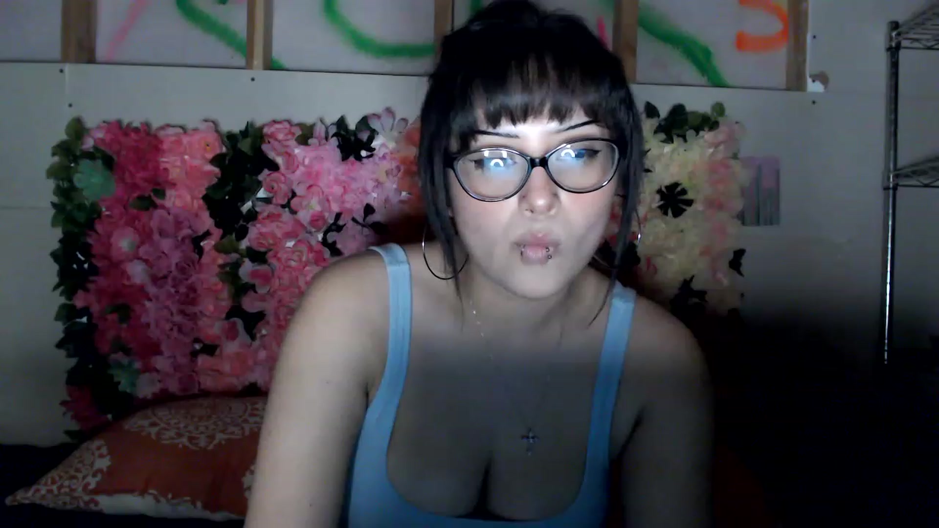 Gallery image thumbnail from valpal000's myfreecams stream on, 12/12/2022, 12:01 image 5 of 20