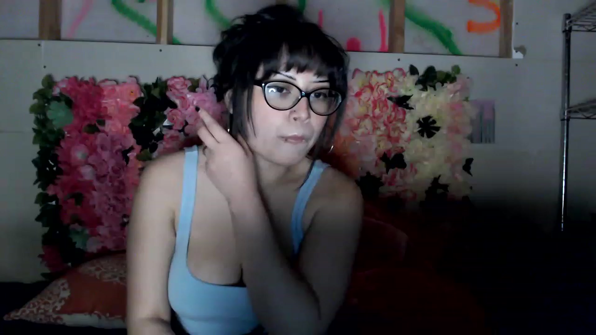 Gallery image thumbnail from valpal000's myfreecams stream on, 12/12/2022, 12:01 image 1 of 20