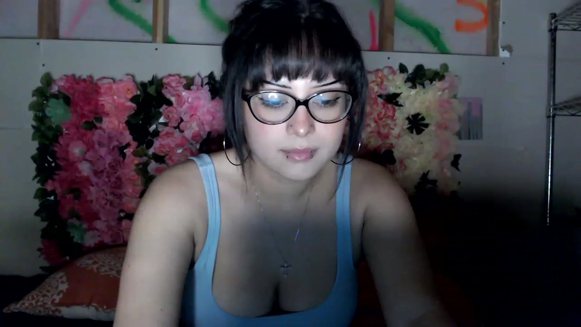 Gallery image thumbnail from valpal000's myfreecams stream on, 12/12/2022, 12:01 image 4 of 20