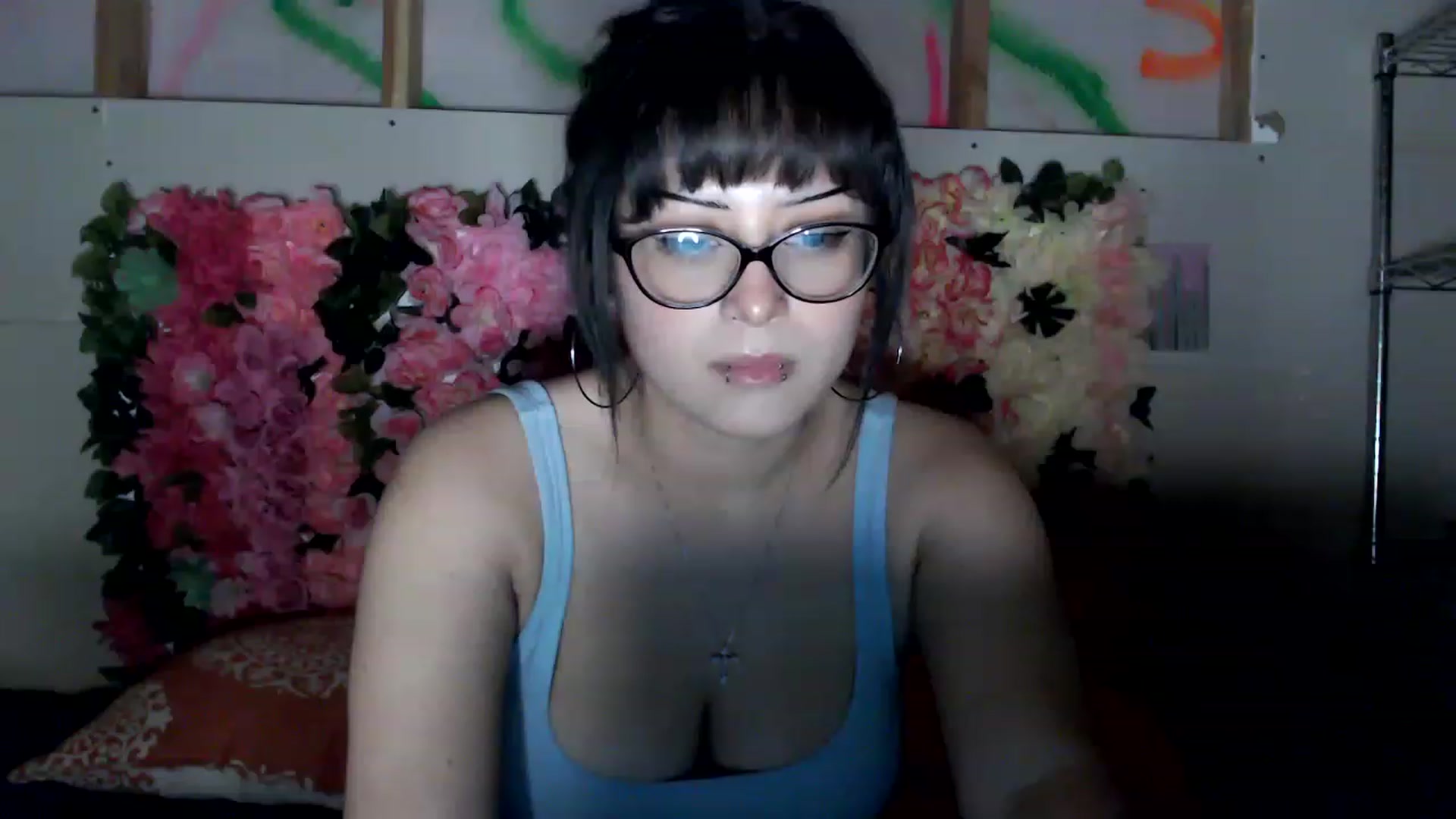 Gallery image thumbnail from valpal000's myfreecams stream on, 12/12/2022, 12:01 image 2 of 20