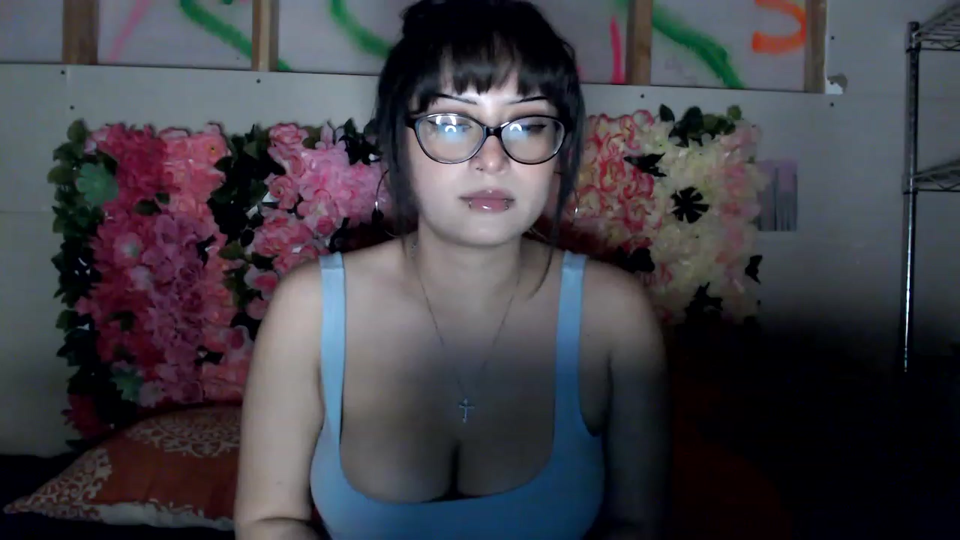 Gallery image thumbnail from valpal000's myfreecams stream on, 12/12/2022, 12:01 image 9 of 20