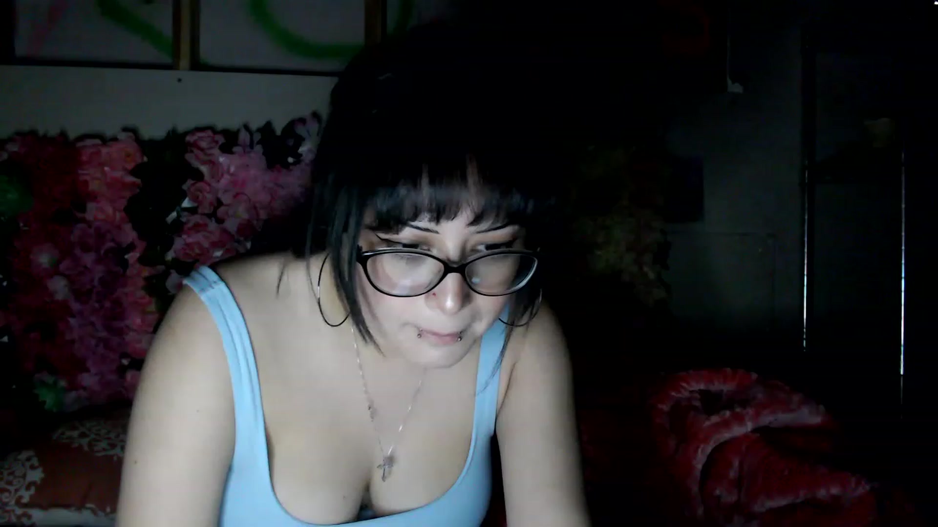 Gallery image thumbnail from valpal000's myfreecams stream on, 12/12/2022, 13:17 image 16 of 20