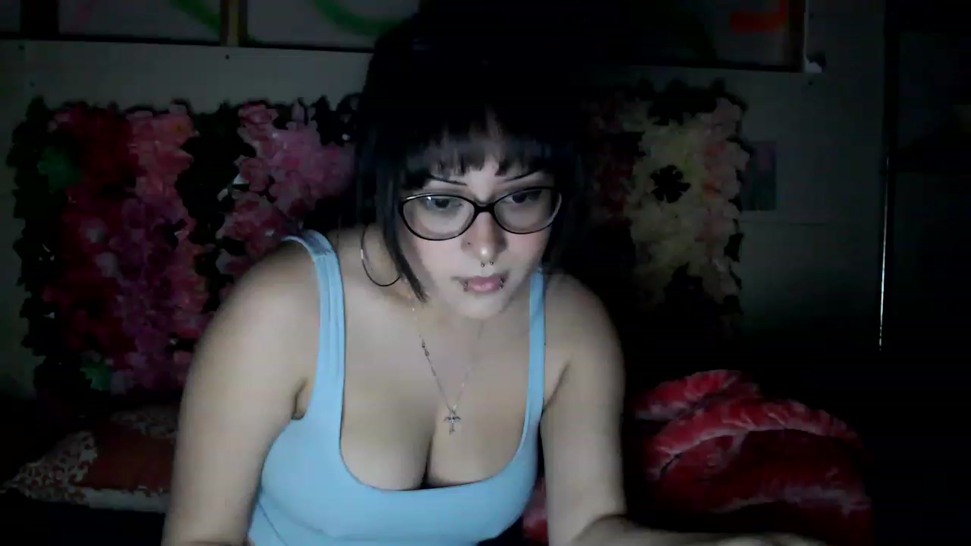 Gallery image thumbnail from valpal000's myfreecams stream on, 12/12/2022, 13:17 image 11 of 20