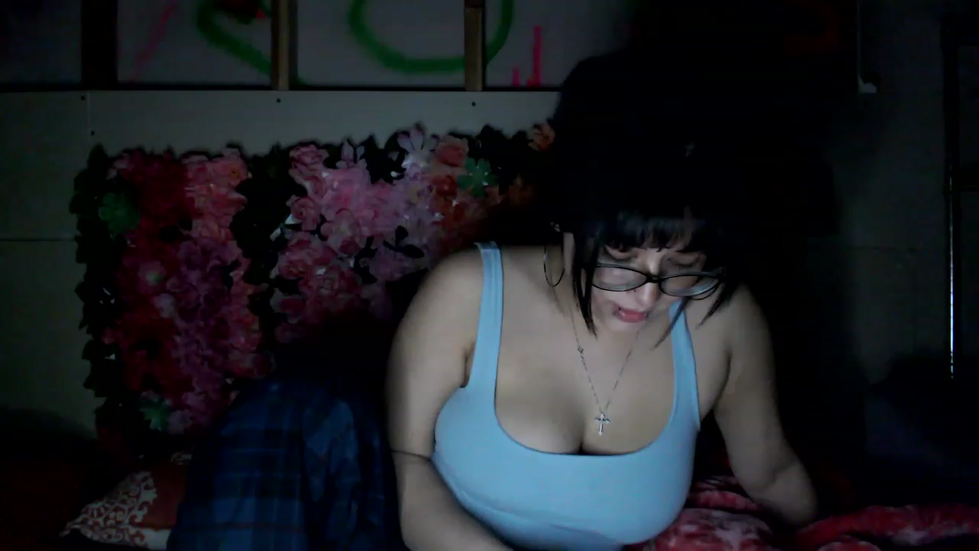 Gallery image thumbnail from valpal000's myfreecams stream on, 12/12/2022, 13:17 image 13 of 20