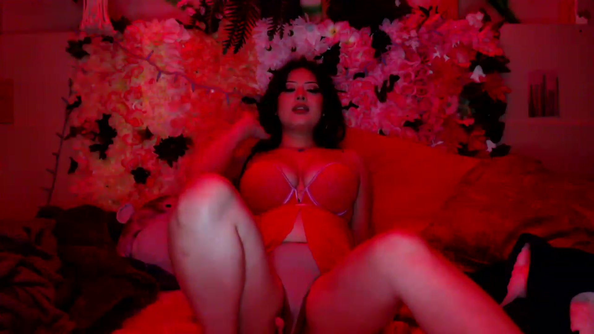 Gallery image thumbnail from valpal000's myfreecams stream on, 01/22/2023, 14:15 image 11 of 20