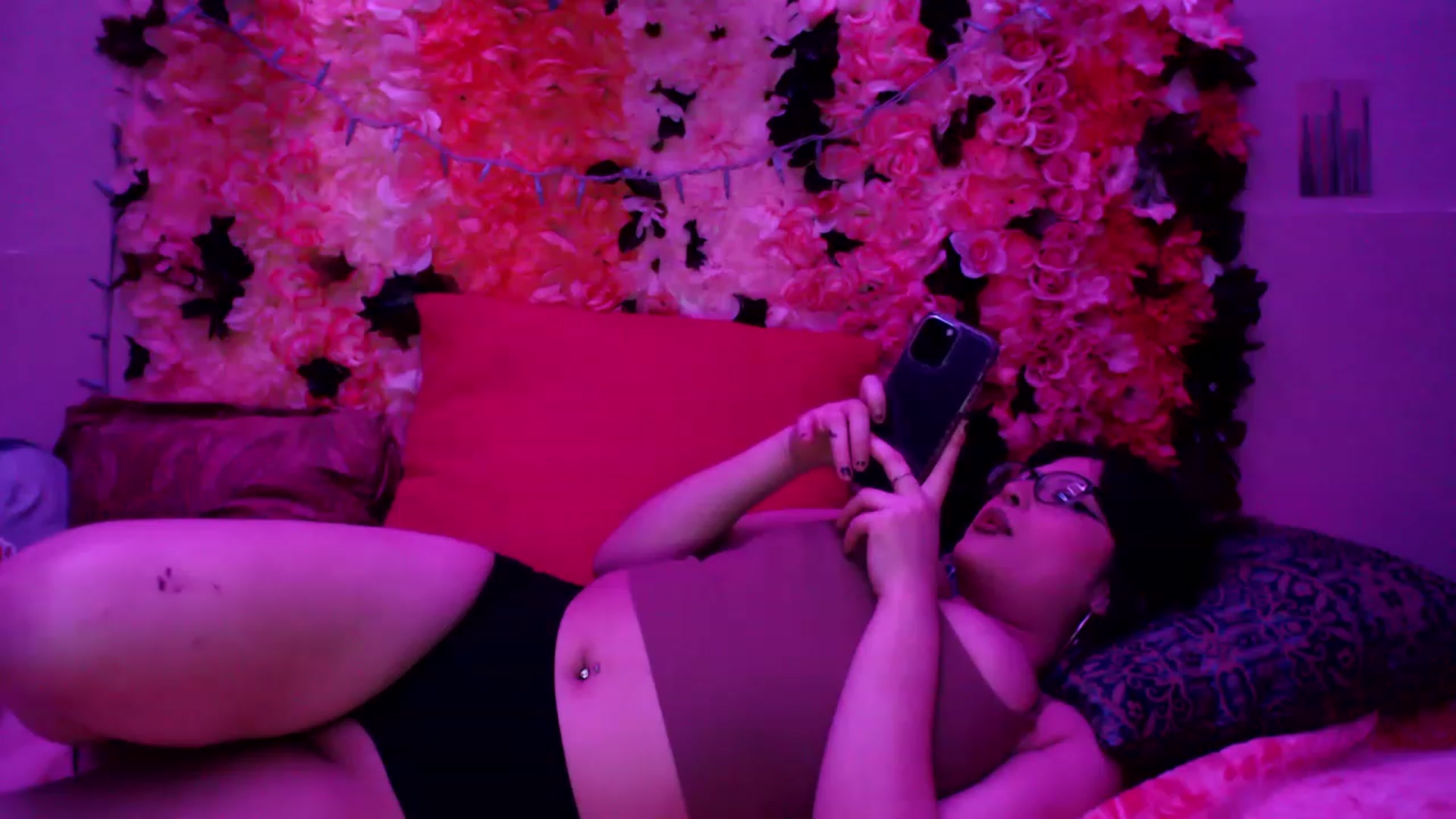 Gallery image thumbnail from valpal000's myfreecams stream on, 02/02/2023, 11:23 image 17 of 20