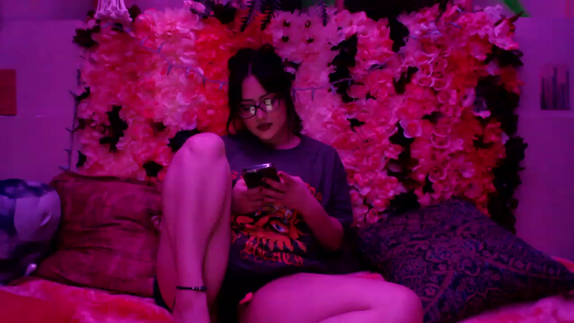 Gallery image thumbnail from valpal000's myfreecams stream on, 02/02/2023, 11:23 image 1 of 20