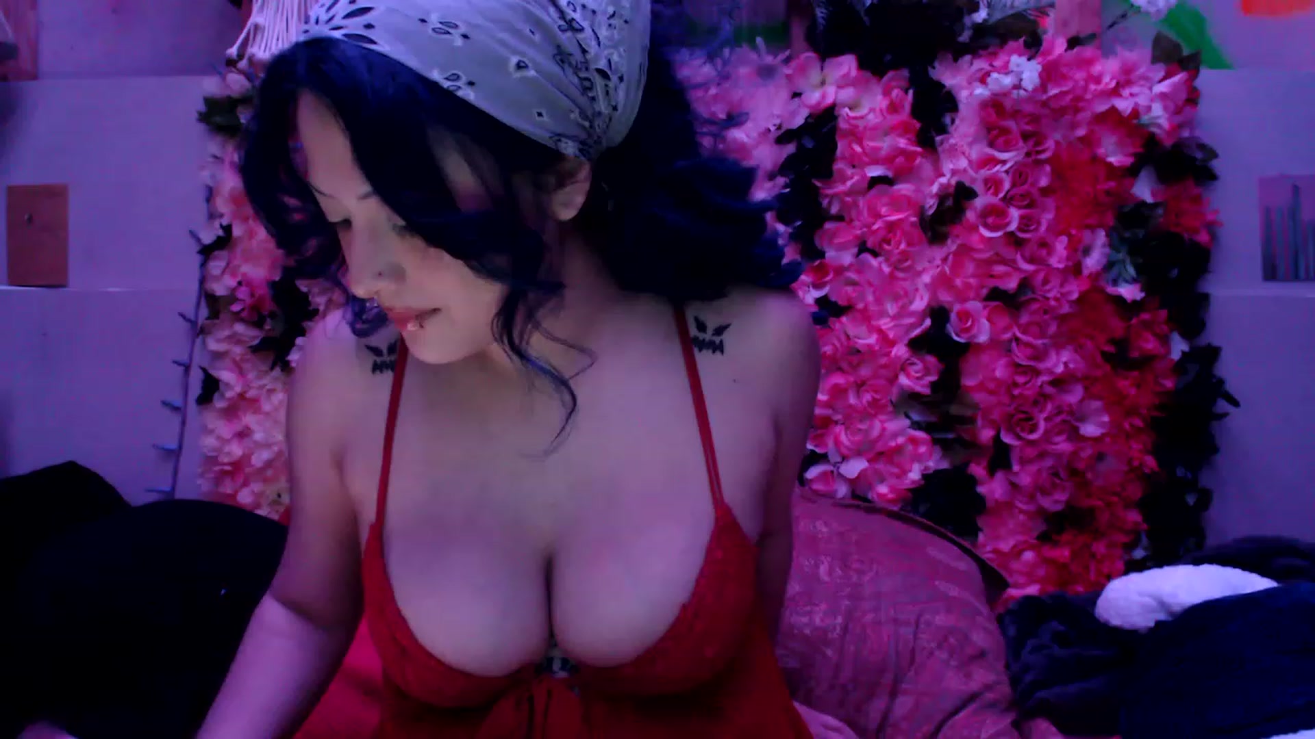 Gallery image thumbnail from valpal000's myfreecams stream on, 03/02/2023, 13:24 image 17 of 20
