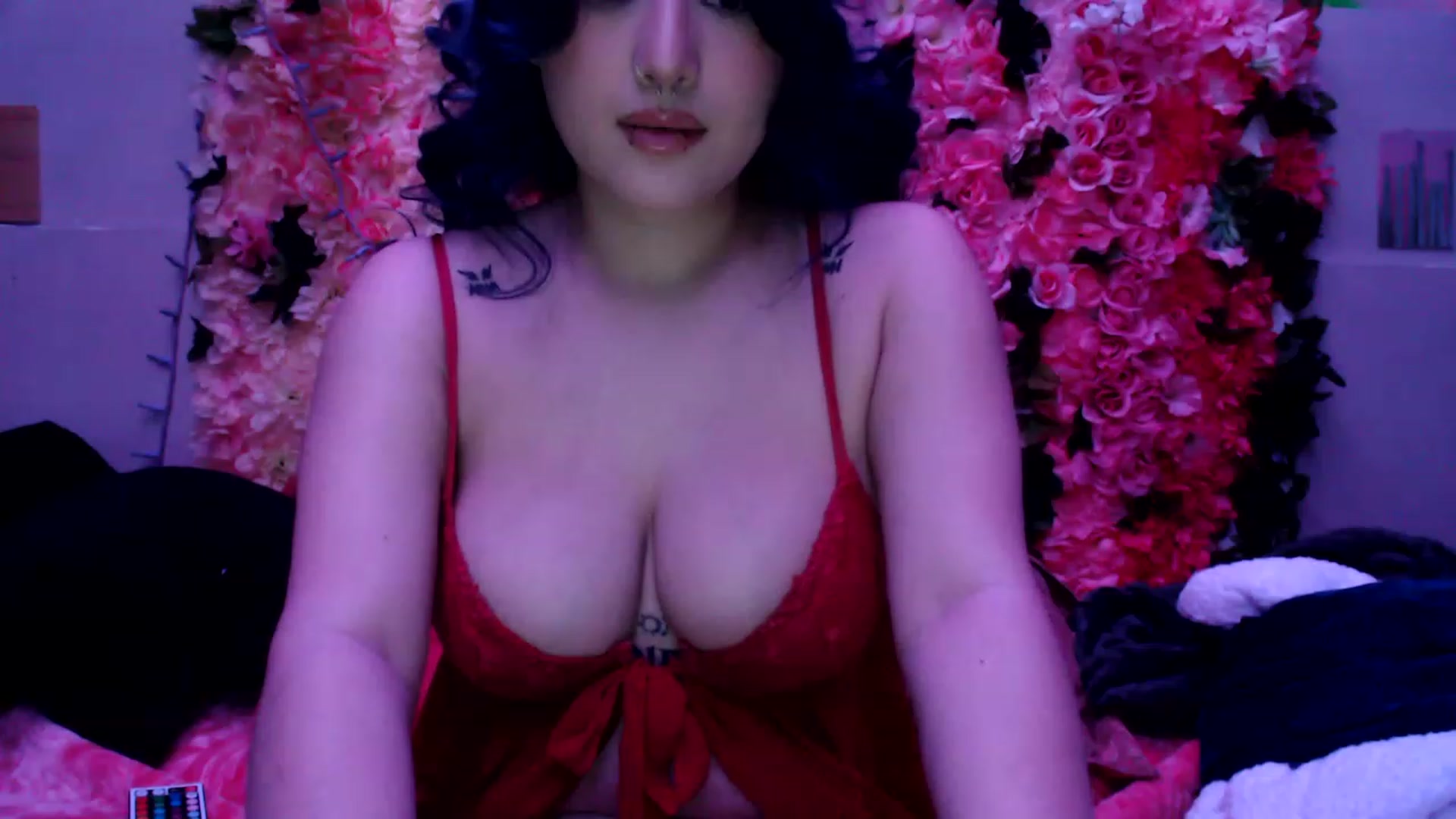 Gallery image thumbnail from valpal000's myfreecams stream on, 03/02/2023, 13:24 image 6 of 20