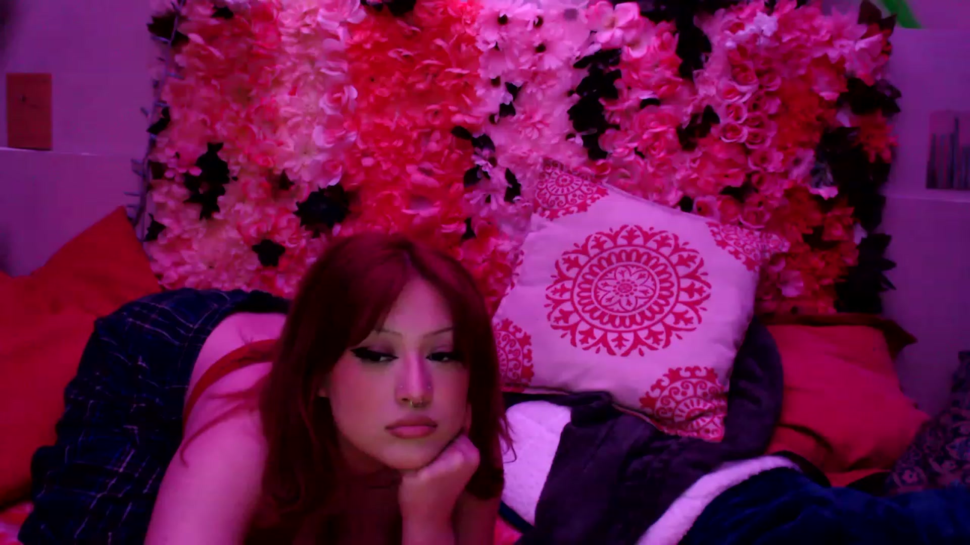Gallery image thumbnail from valpal000's myfreecams stream on, 04/15/2023, 10:27 image 13 of 20