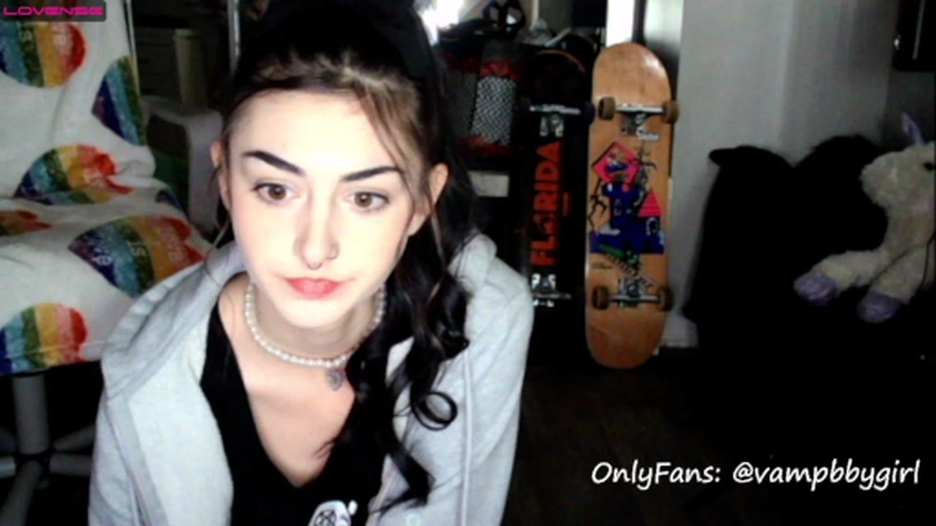 Gallery image thumbnail from vampbabyy's myfreecams stream on, 11/14/2022, 18:33 image 3 of 20