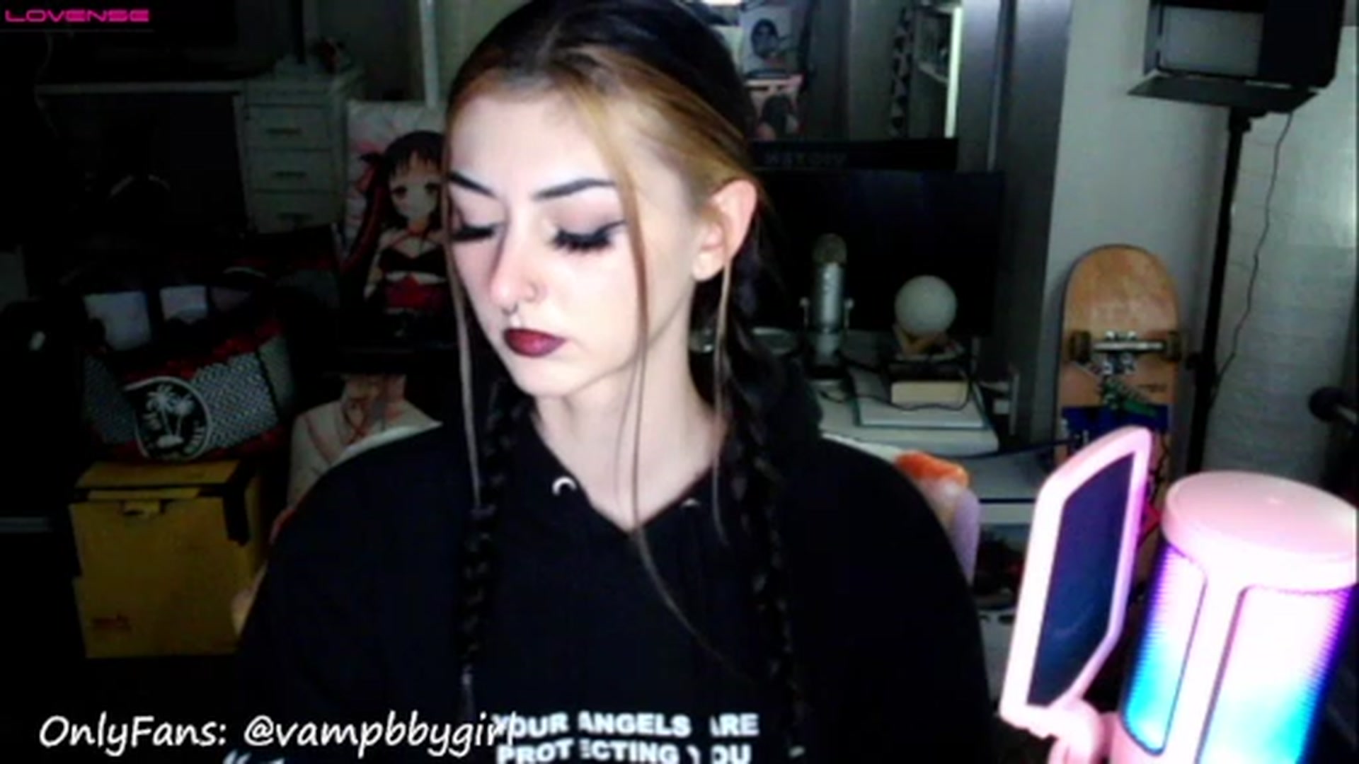 Gallery image thumbnail from vampbabyy's myfreecams stream on, 01/01/2023, 20:16 image 9 of 20