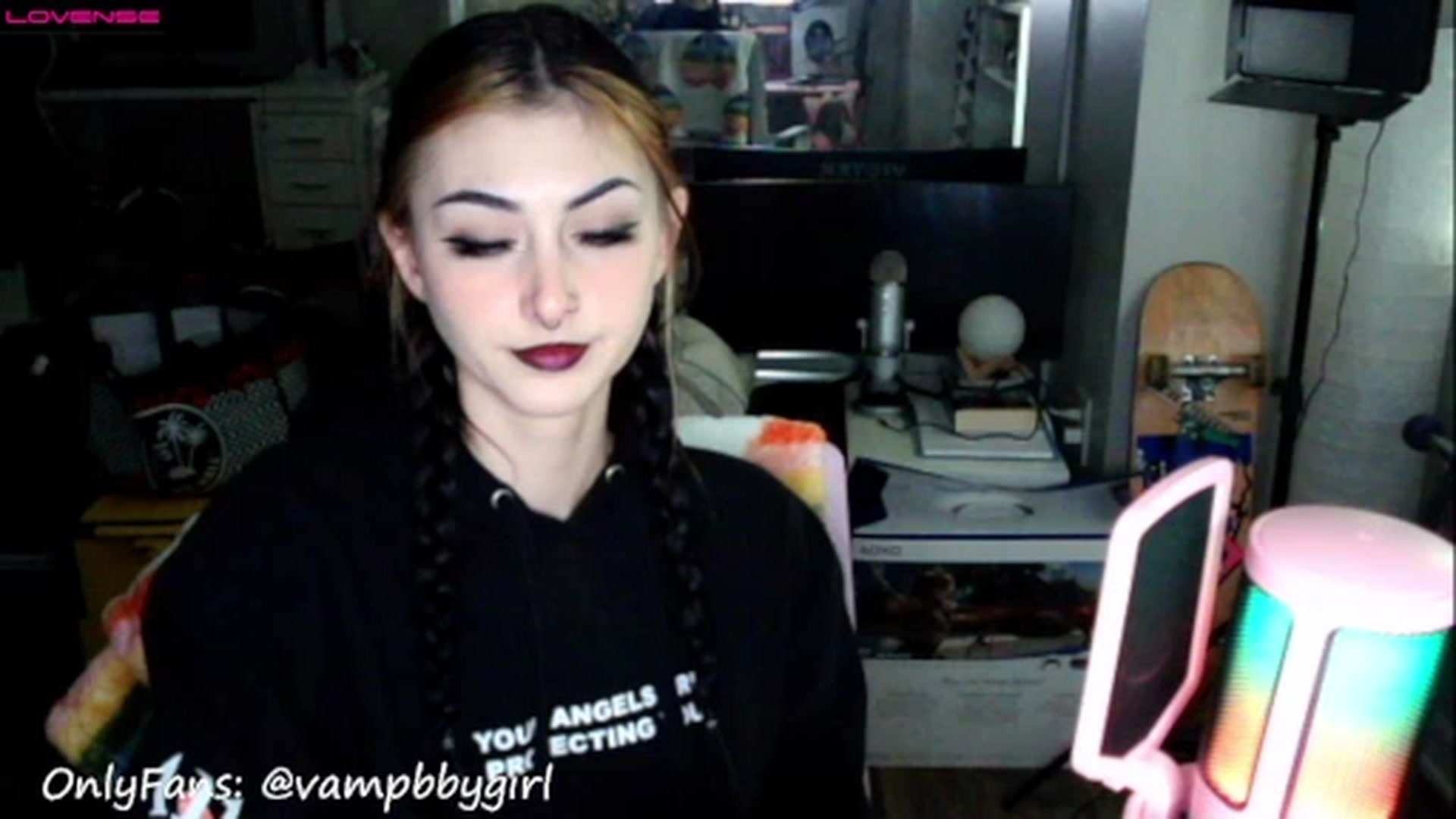 Gallery image thumbnail from vampbabyy's myfreecams stream on, 01/01/2023, 20:16 image 18 of 20