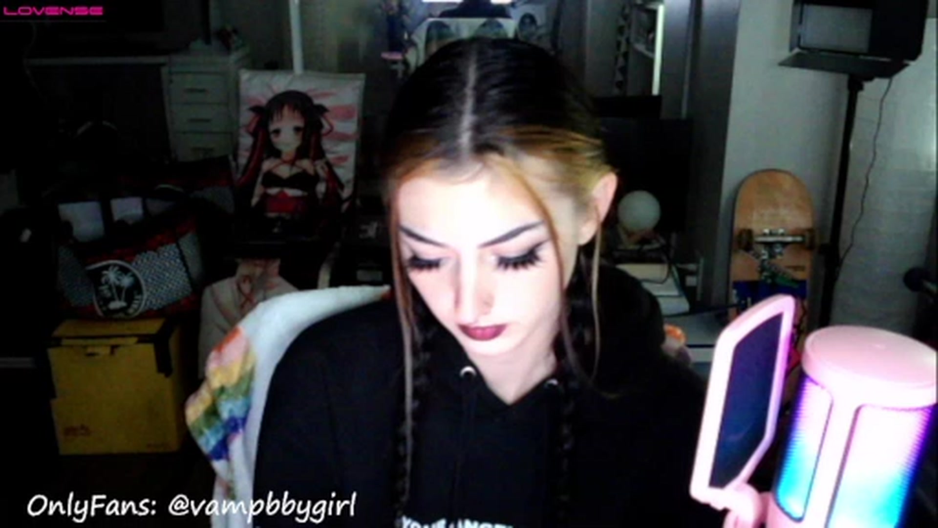 Gallery image thumbnail from vampbabyy's myfreecams stream on, 01/01/2023, 20:16 image 4 of 20