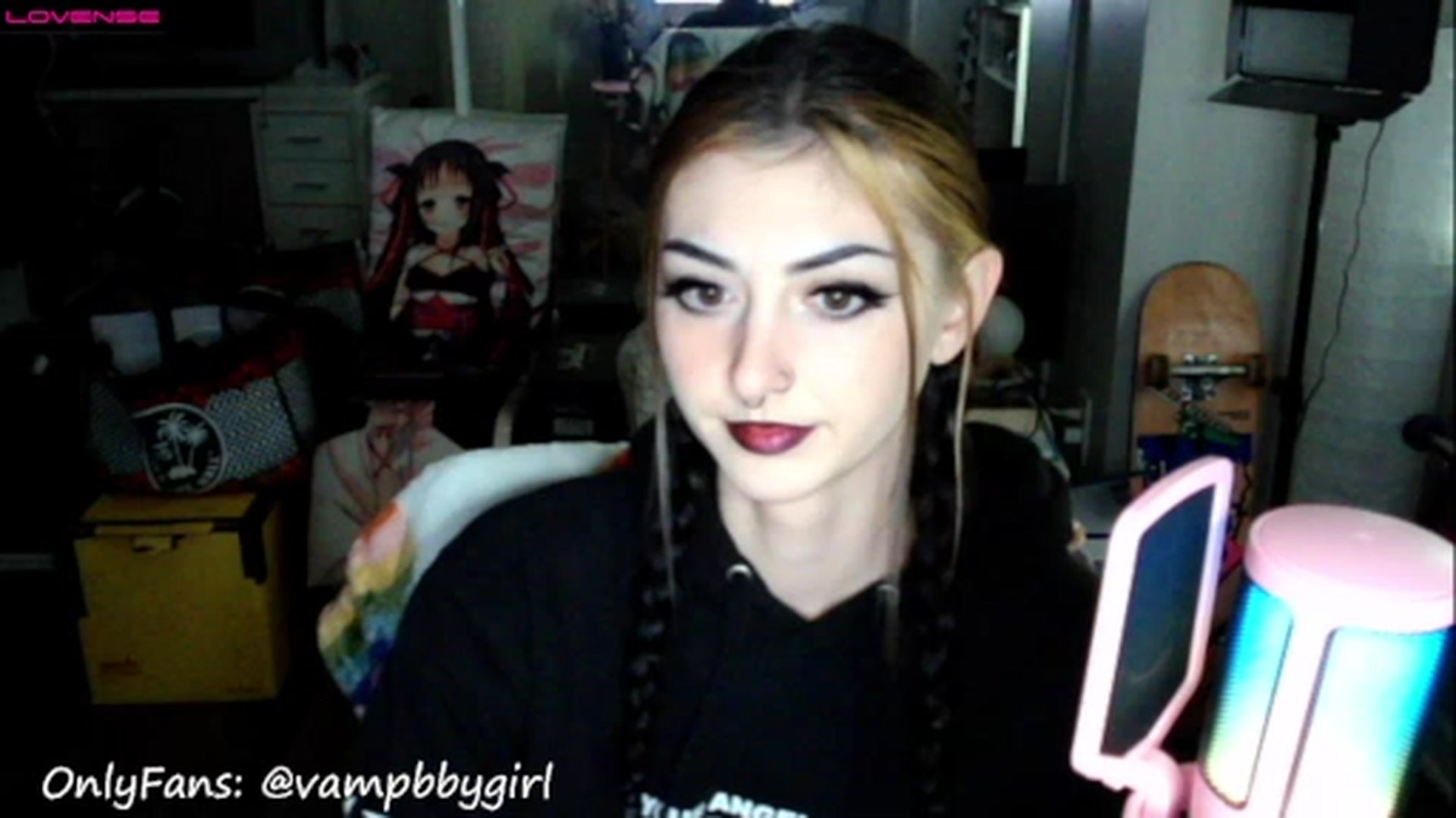 Gallery image thumbnail from vampbabyy's myfreecams stream on, 01/01/2023, 20:16 image 3 of 20