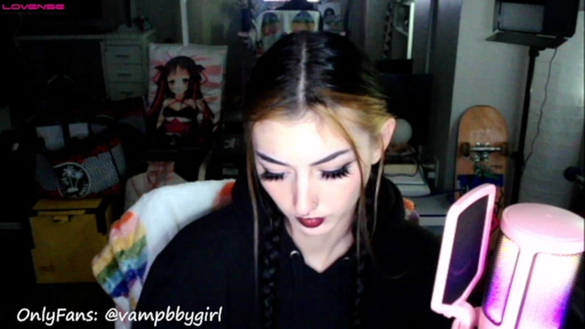 Gallery image thumbnail from vampbabyy's myfreecams stream on, 01/01/2023, 20:16 image 10 of 20