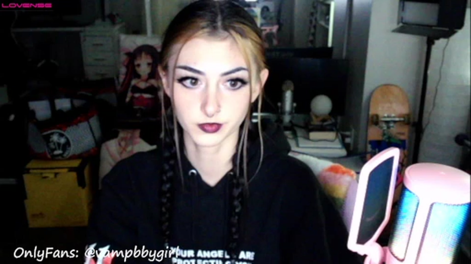 Gallery image thumbnail from vampbabyy's myfreecams stream on, 01/01/2023, 20:16 image 8 of 20