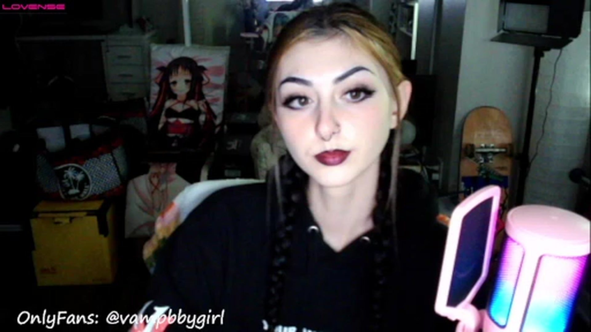 Gallery image thumbnail from vampbabyy's myfreecams stream on, 01/01/2023, 20:16 image 2 of 20
